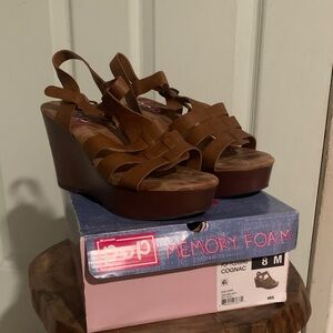 Pop Pleasing Cognac strap Open toe Sandals sz 8